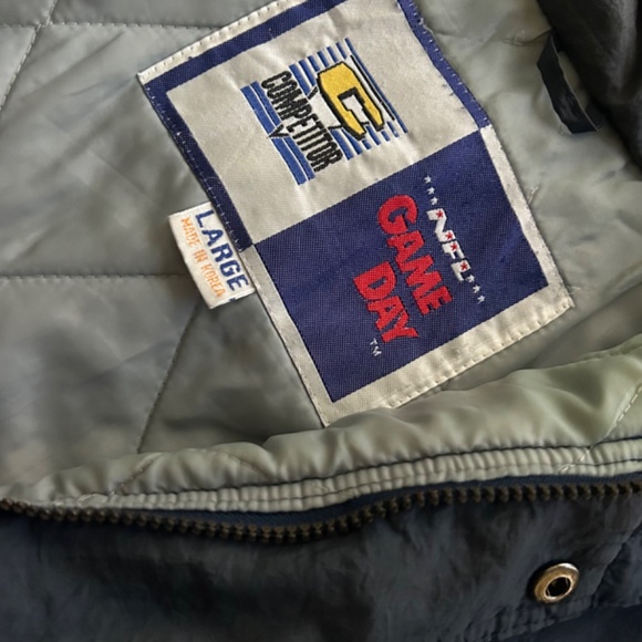 DALLAS COWBOYS NFL Vintage Puffer Jacket Size Large | Unique retro embroidery - Picture 12 of 14